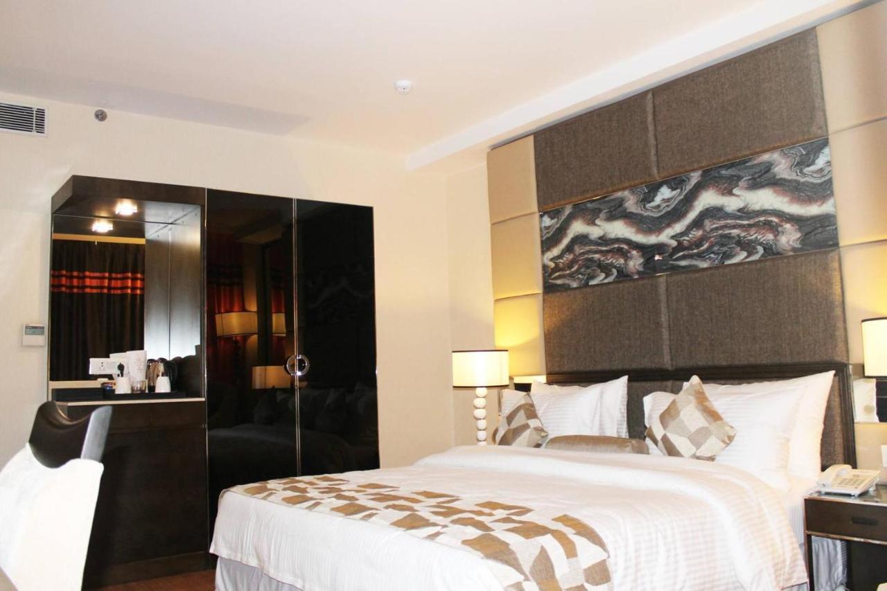 The Palm Spring A Boutique Hotel Naraina Neu-Delhi Exterior foto
