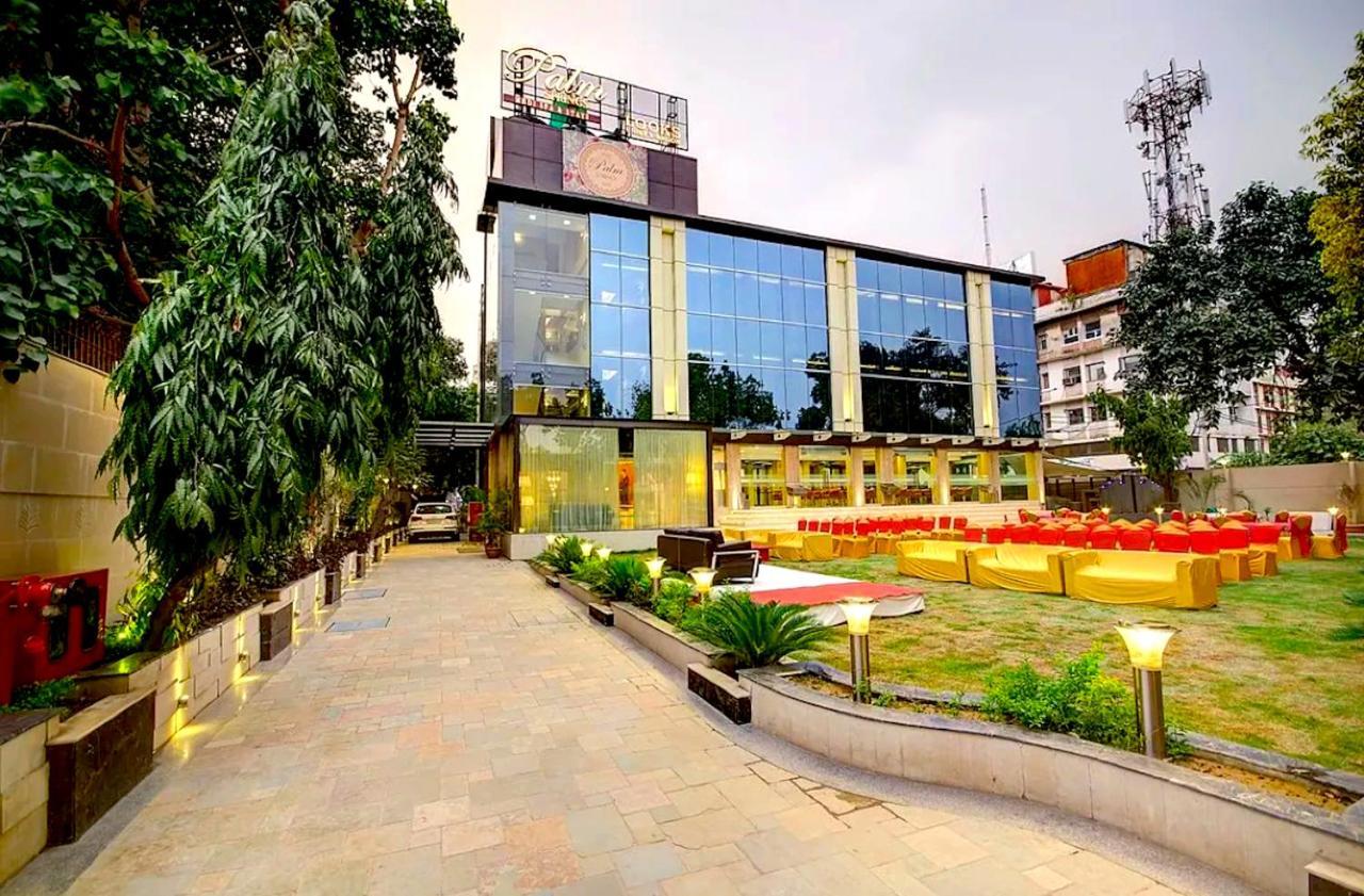 The Palm Spring A Boutique Hotel Naraina Neu-Delhi Exterior foto